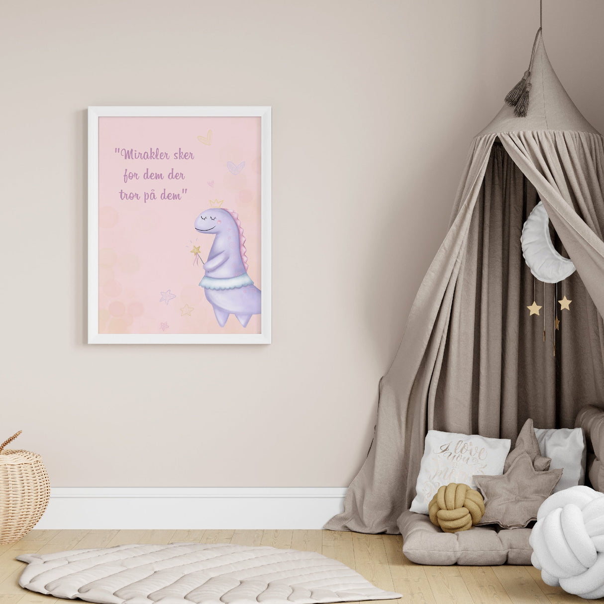 Dino Prinsesse - Mirakler Sker For Dem Der Tror På Dem - Tekst Plakat - Lille Plakat